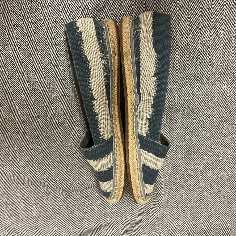 BURBERRY - Hodgeson Resort Capsule Stripe Espadrille Slip-On Flat - Picture 6 of 9